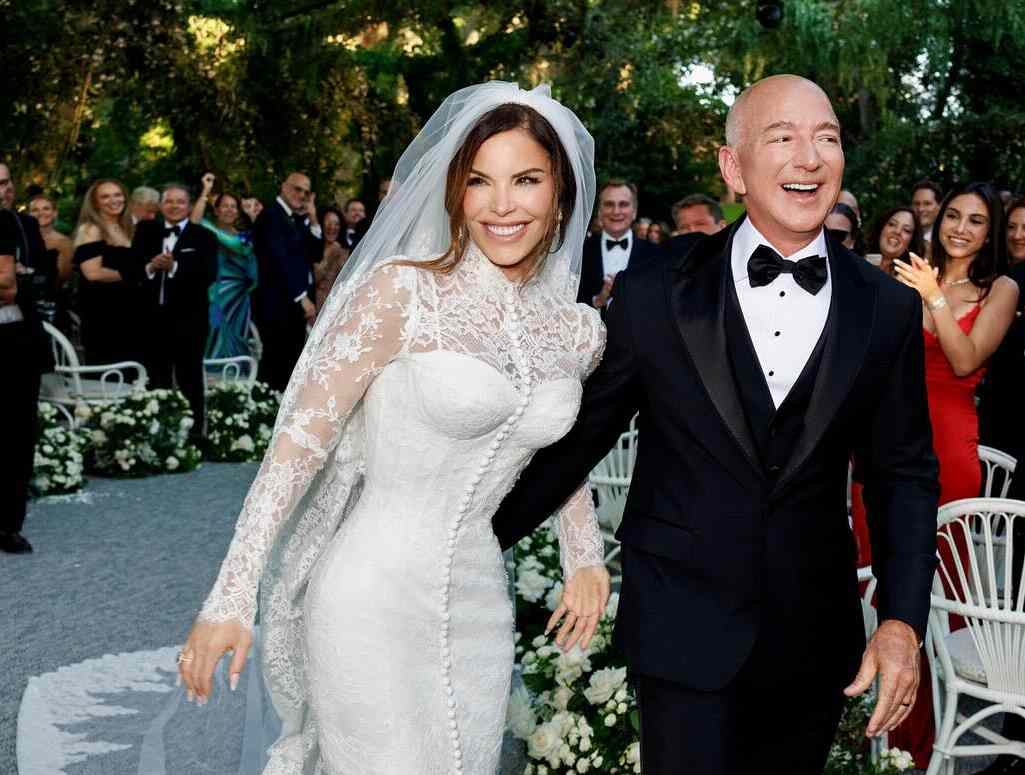 Джефф Безос и Лорен Санчес сыграли пышную свадьбу в Венеции